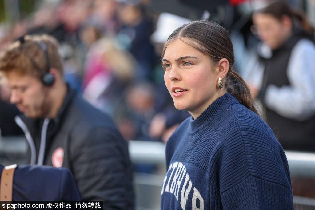 VAR争议解析：皇马直红误判背后的战术思考与裁判逻辑