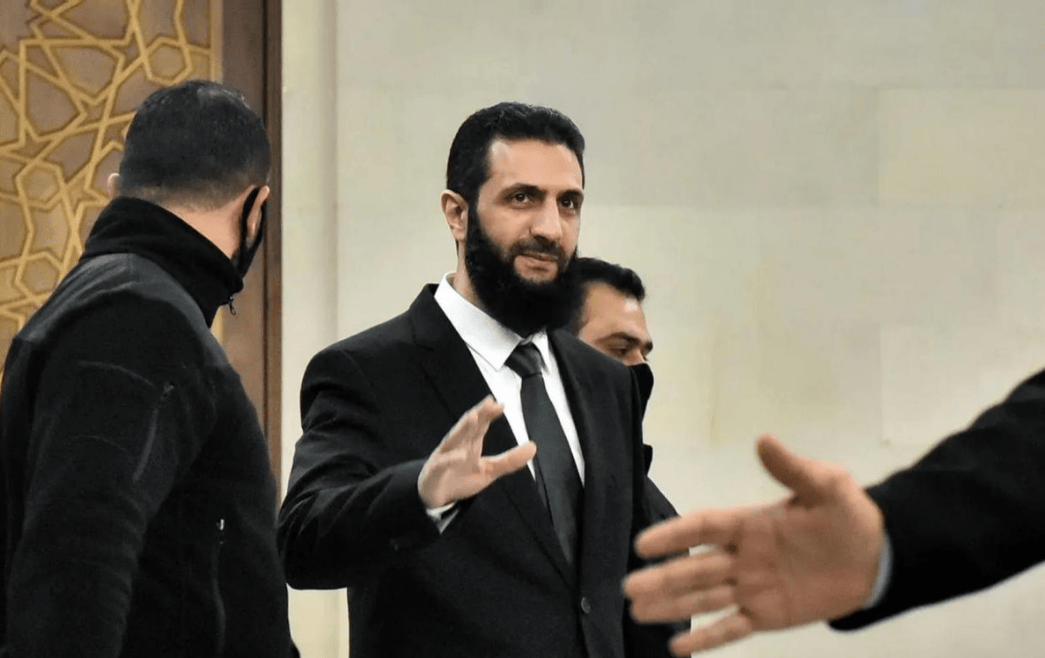 朱拉尼投靠俄罗斯?将飞往莫斯科见普京,阿萨德已被打入冷宫