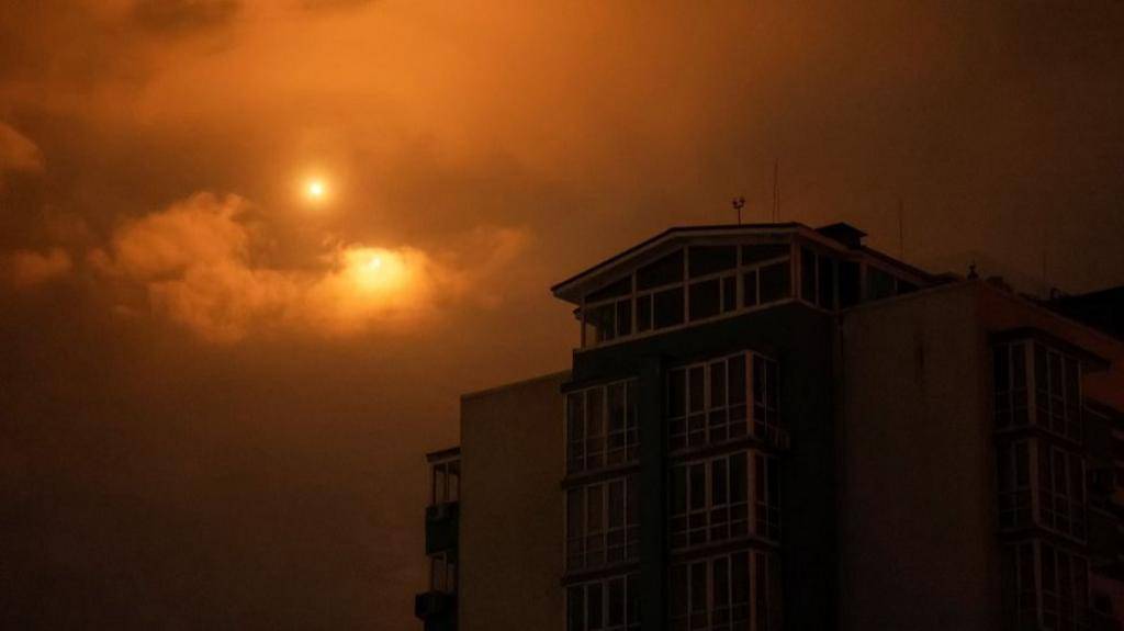 战争扩大?俄乌激战1294天,普京耐心耗尽,无人机群冲入波兰领空