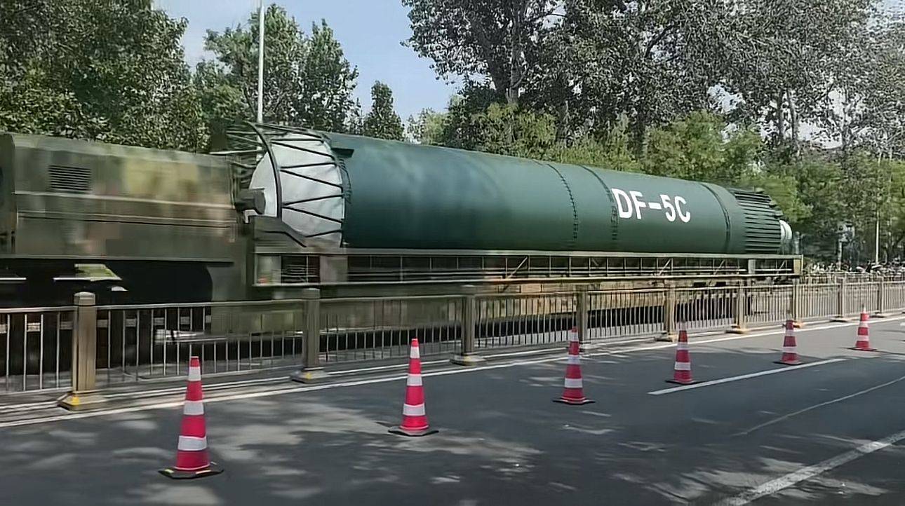 俄媒揭秘东风-5C洲际弹道导弹技术特点,可以携带8-10个核弹头