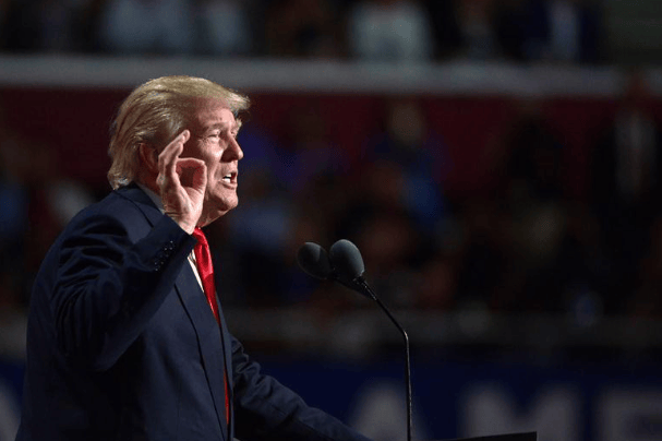 订单清零!特朗普是真没办法了,中方这次不买了,美国人很绝望:中国不买只能搅碎