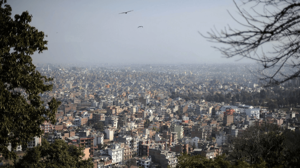 亲华派辞职后，尼泊尔首位女总理上台，中方回应了10字