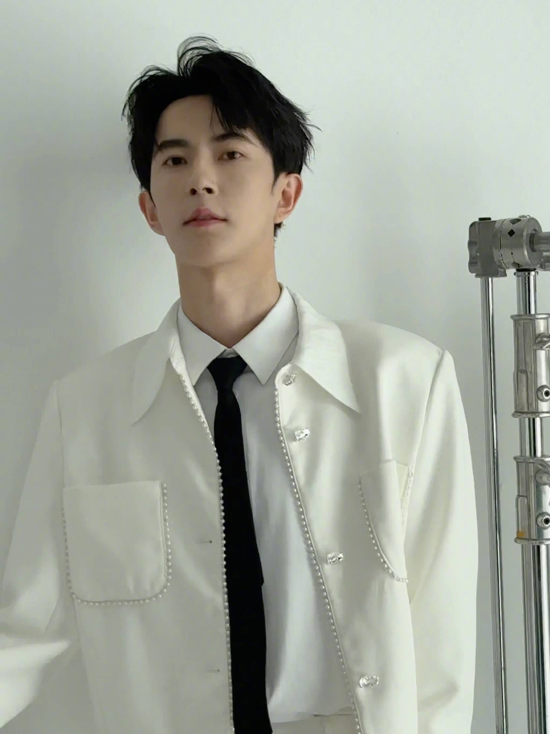 李勤勤悼念于朦胧称愿意收留其爱犬！曾收养周海媚爱犬