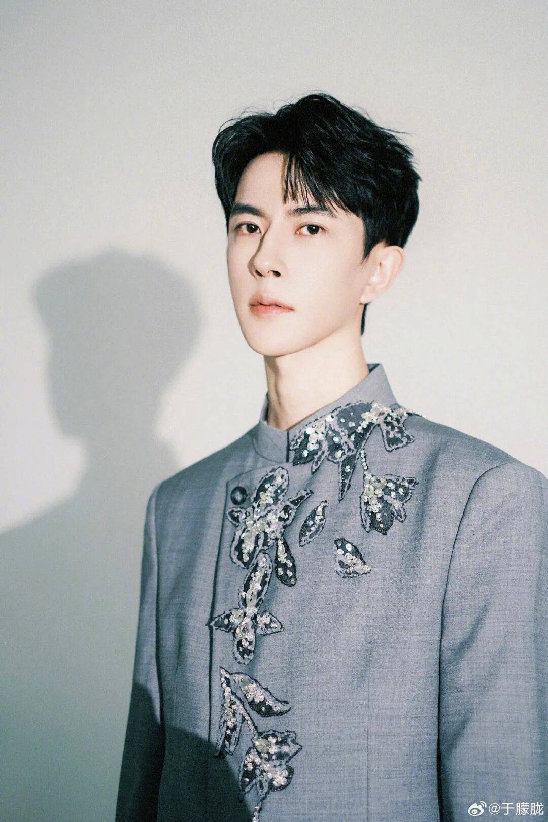 刚刚！警方通报于朦胧坠楼身亡事件