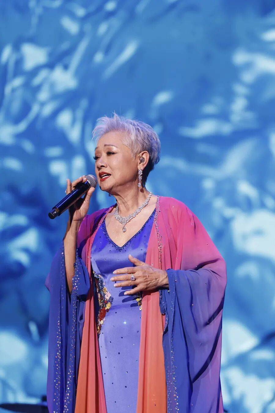 77岁传奇女歌手将首次来沪开演唱会!唱了45年的经典,是无数人的上海记忆