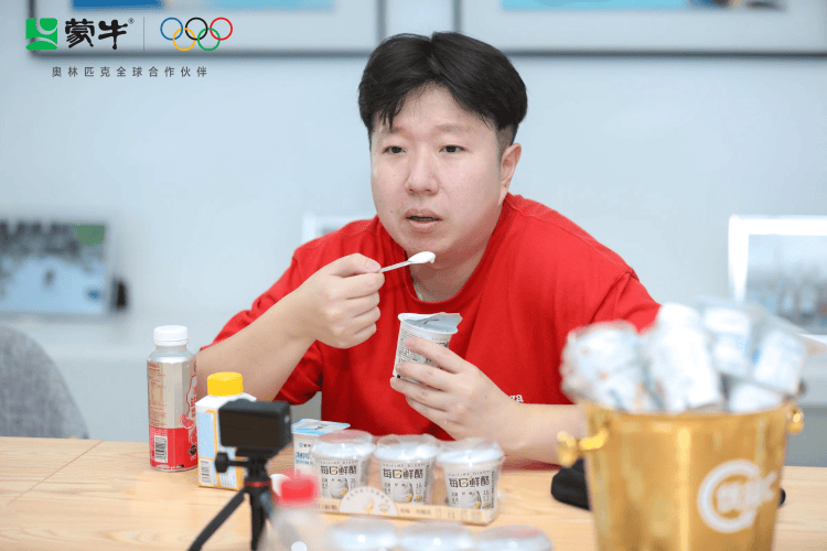 全球乳业智造新标杆在哪里？海外博主探秘蒙牛低温（武汉）工厂