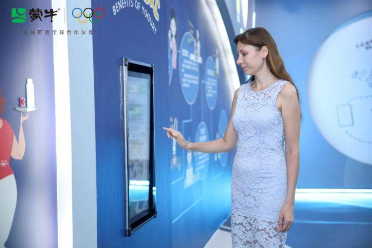 全球乳业智造新标杆在哪里？海外博主探秘蒙牛低温（武汉）工厂