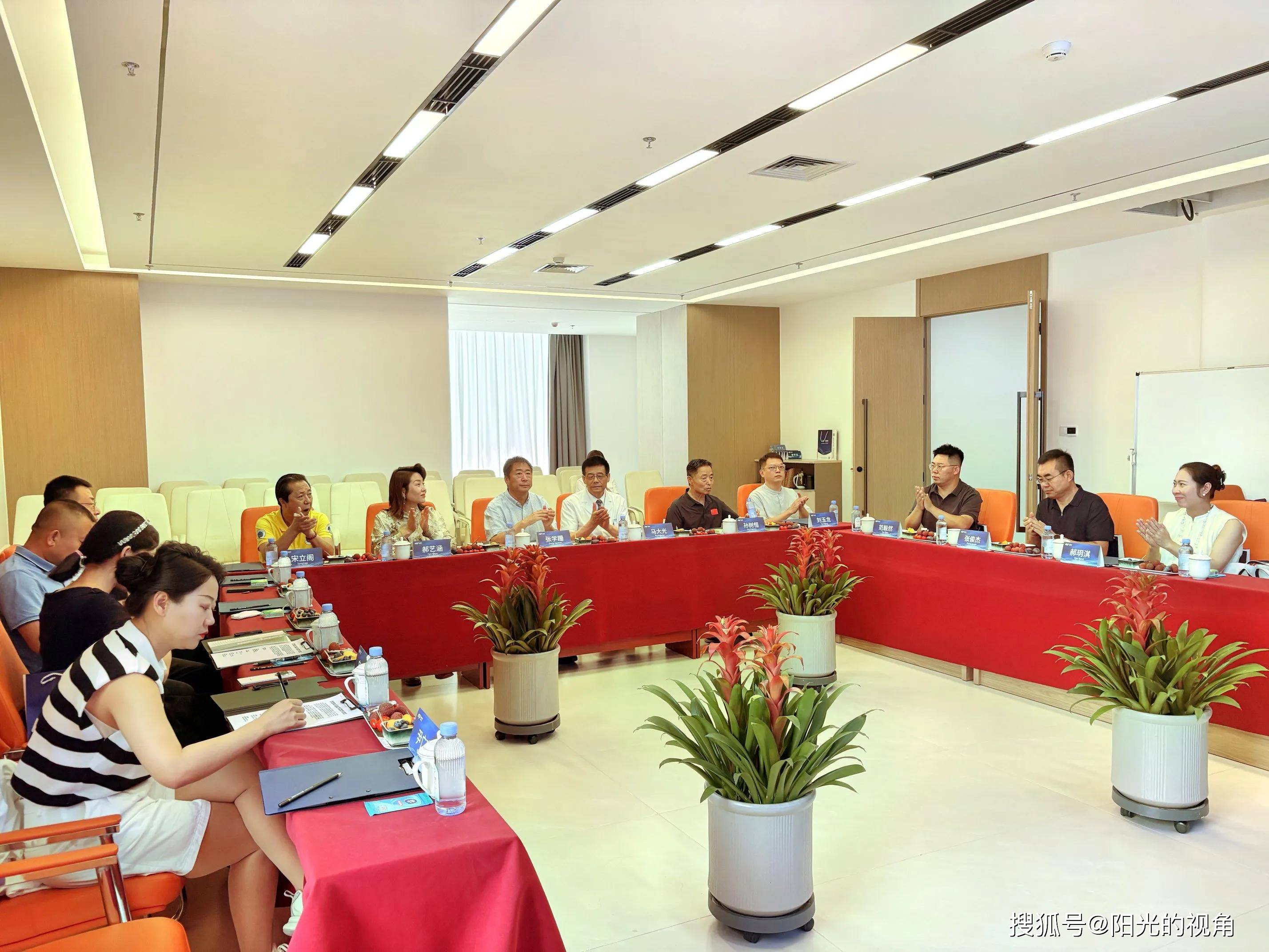 智慧碰撞与价值共生│蒙域青商私董会赋能国瑞联康健康管理集团