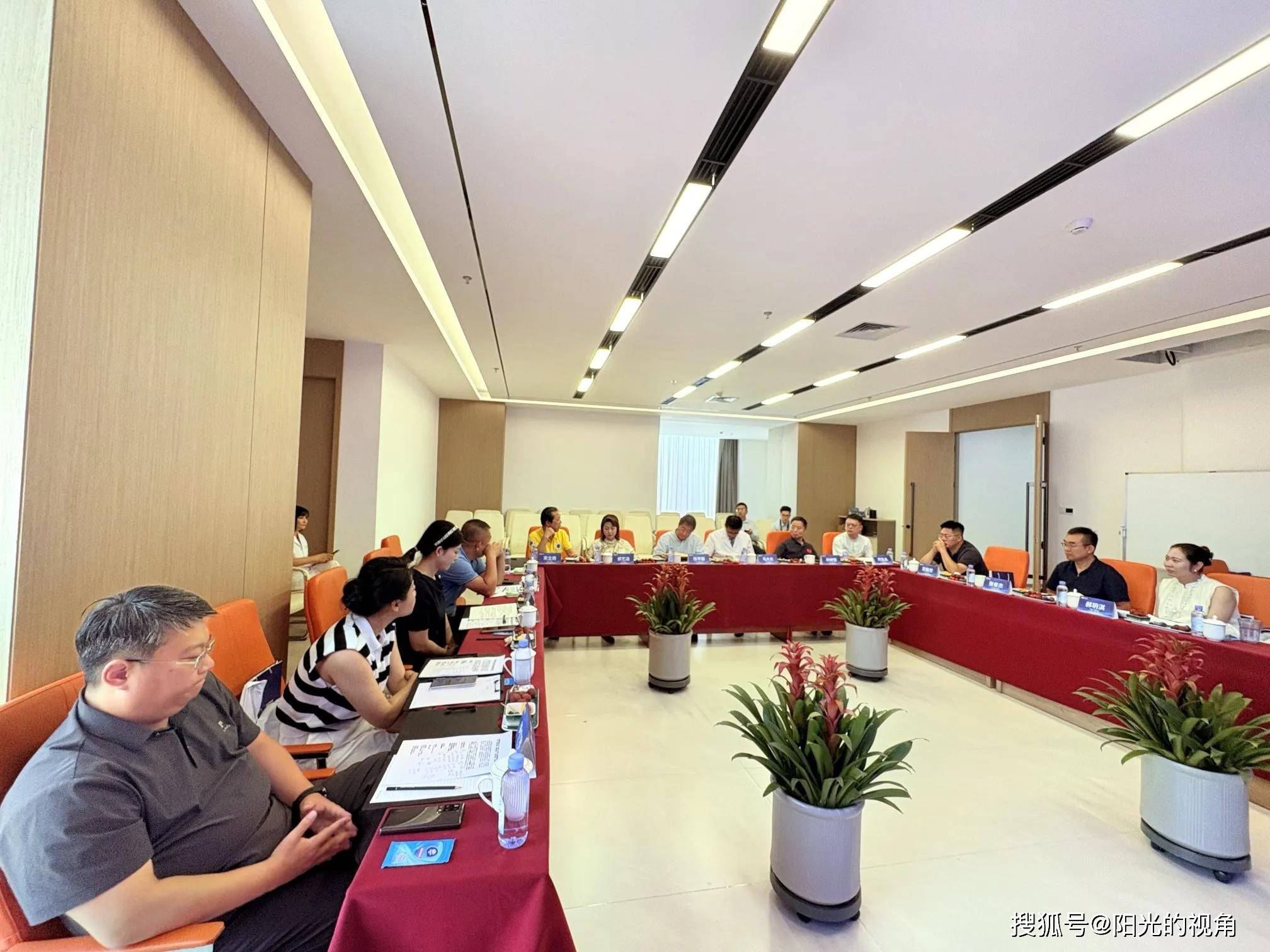 智慧碰撞与价值共生│蒙域青商私董会赋能国瑞联康健康管理集团