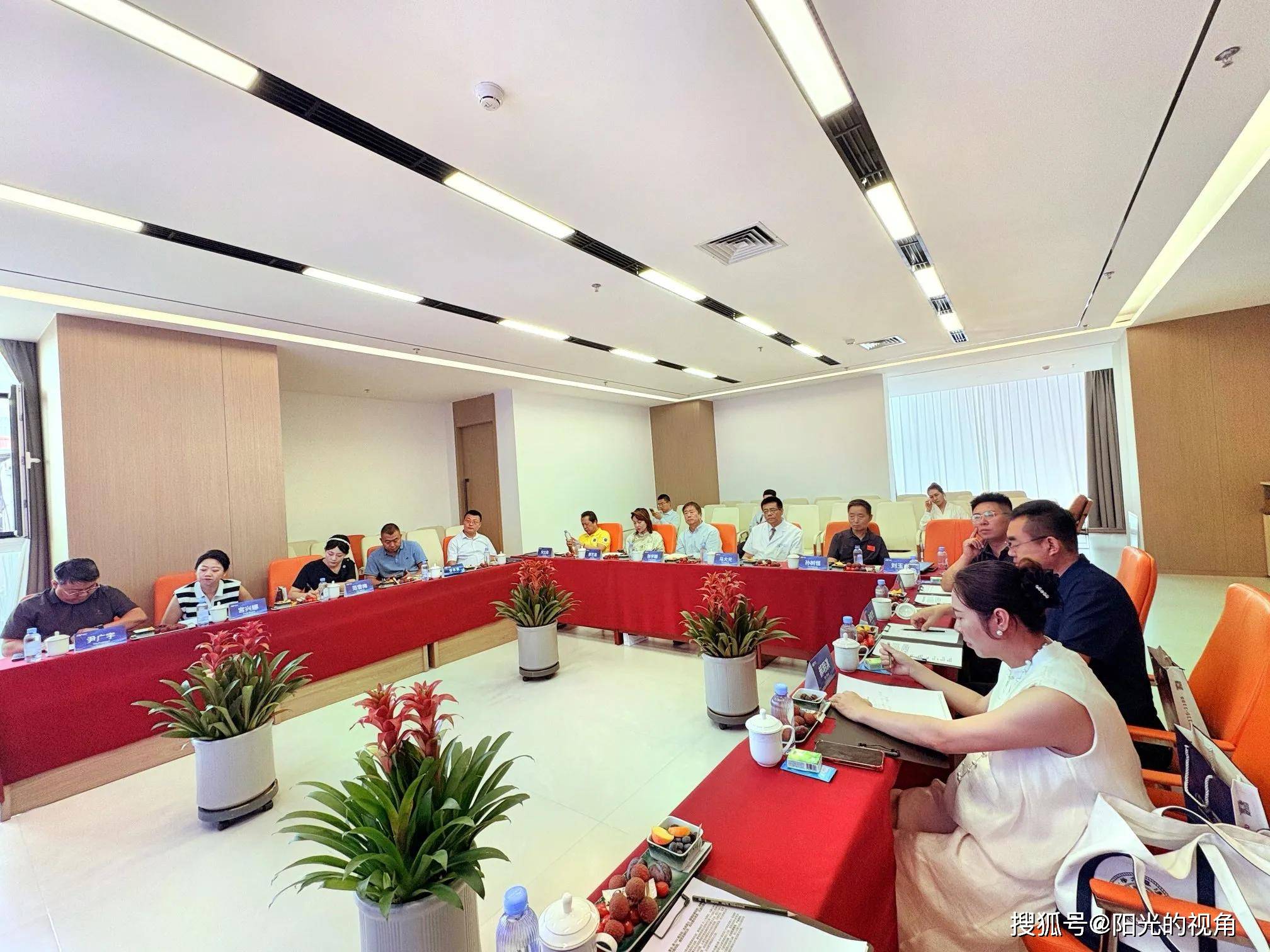 智慧碰撞与价值共生│蒙域青商私董会赋能国瑞联康健康管理集团