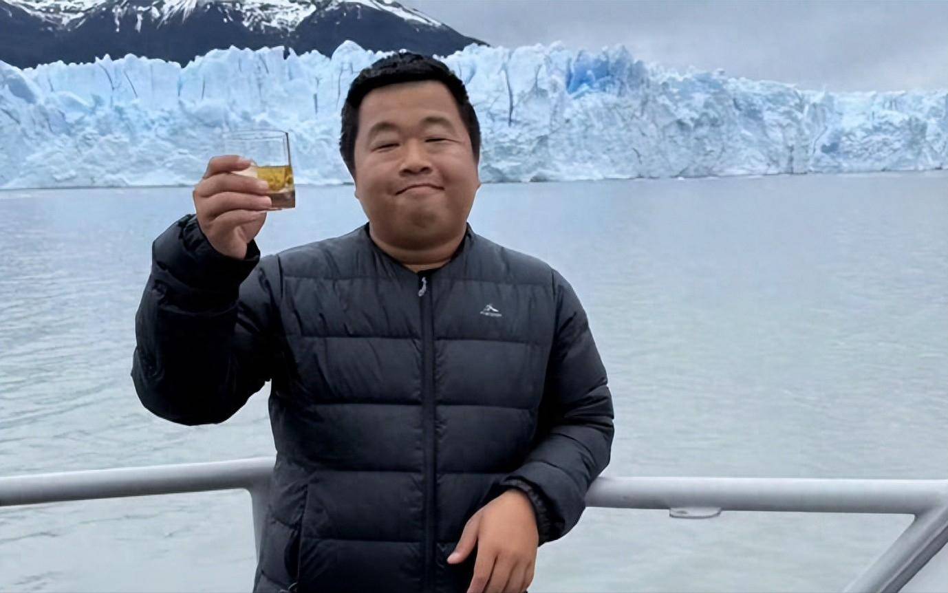 继张雪峰后，蓝战非被禁止关注，此前炫富、消极言论引争议