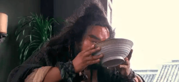 从年薪百万到降薪裁员,揭开“禁止炫富”的金融圈职场真相