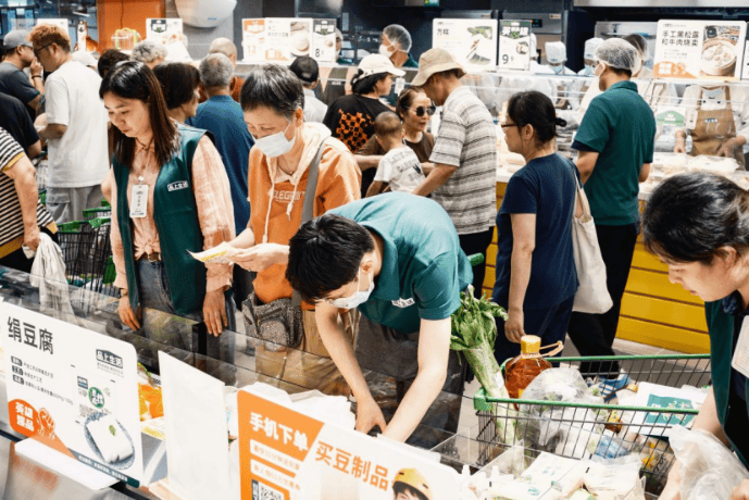 开业一个月火爆依旧，这家超市凭什么被称为上海版胖东来？