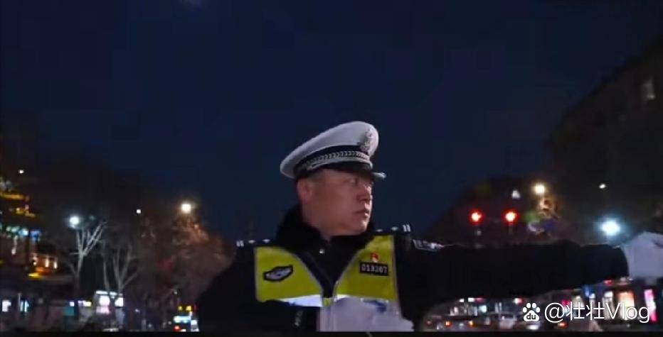 吉林，男子干了6年辅警，他发现单位一直没有给他交社保，多次要求单位为他补交，但都没有得到解决，单位却以他有纹身为由将其解雇。男子却称，纹身在入职就有，但单位不理会，男子一纸诉状将单位告上法院，要求补偿6万元并缴纳五险一金。法院的判决让他傻眼了。我们得把时钟拨回到2019年9月，那是刘某...