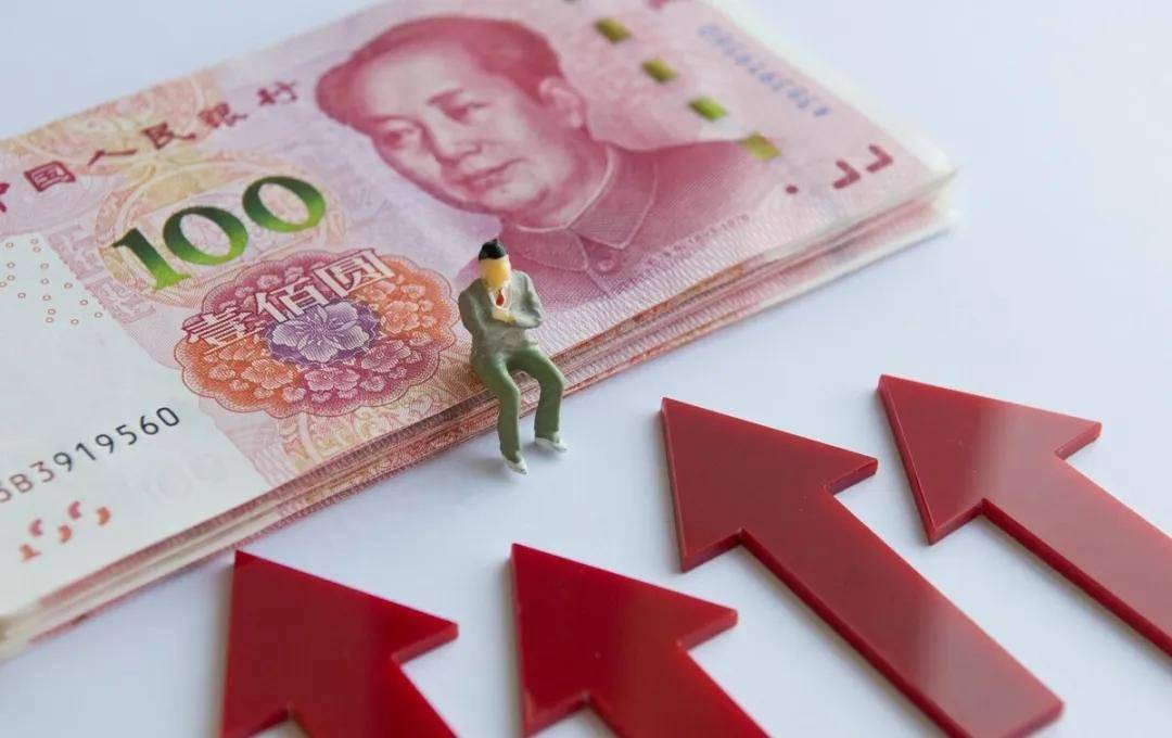 人社部刚交了底!2026年养老金或上涨有望,会继续限高拉低?2025年12月31日前退休的人员,都可以参与吗?