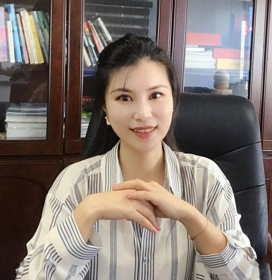 证券美女(证券美女的主动现身)